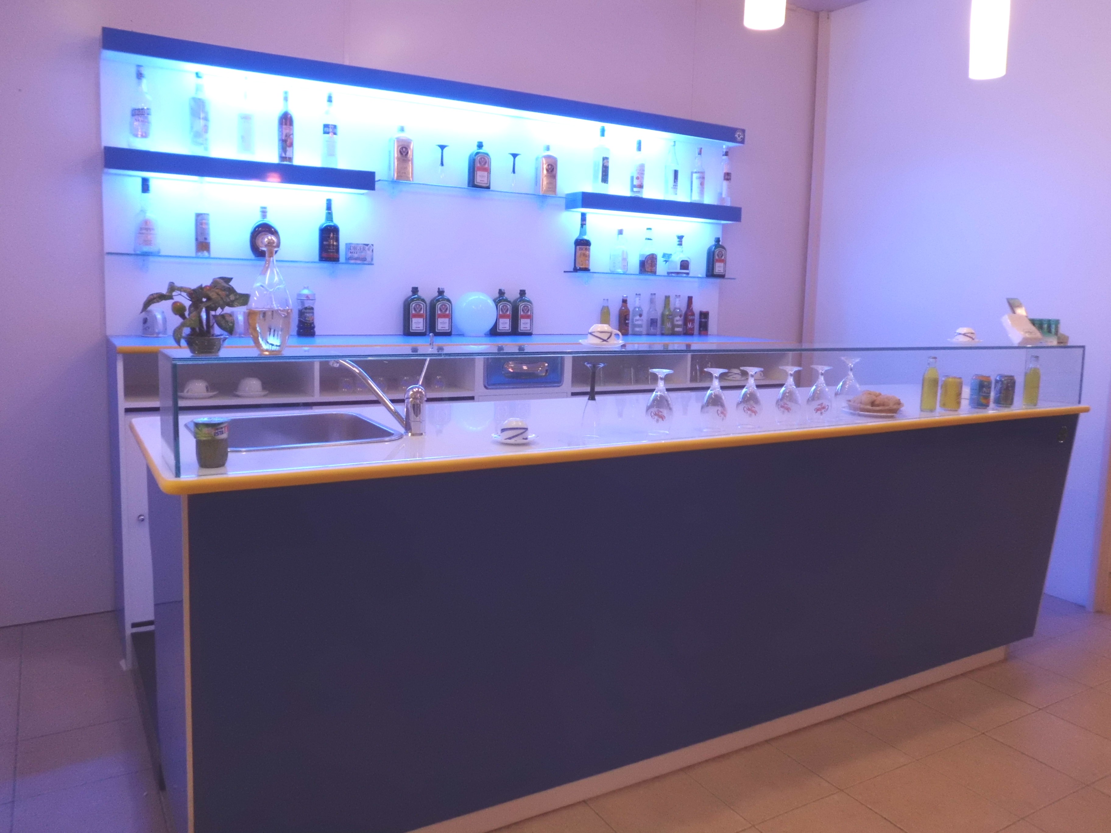 Arredamento bar mantova : arredo bar mantova. arredamento bar ...